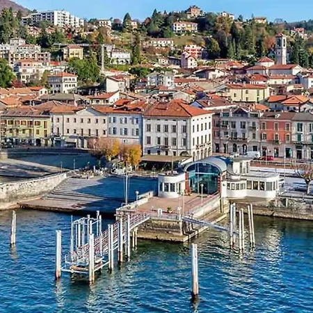 Charming Near Maggiore Lägenhet